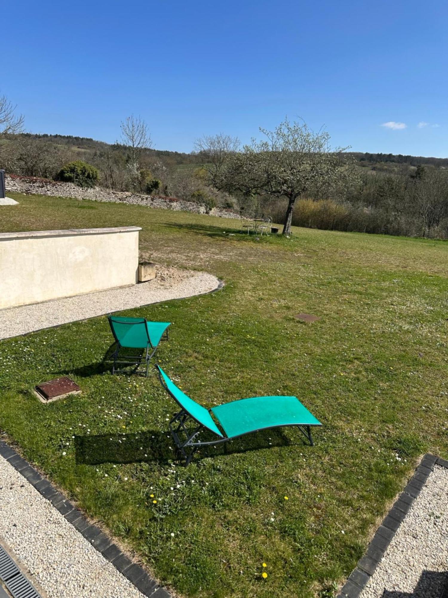 Studio Au Calme Avec Terrasse Rougemont  Exterior photo